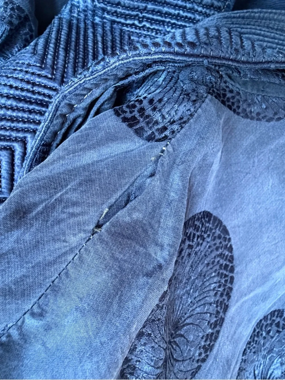 Ying Tai Co stunning silk
